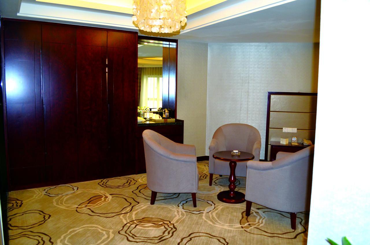 Manhatton Hotel Zhuhai Eksteriør billede