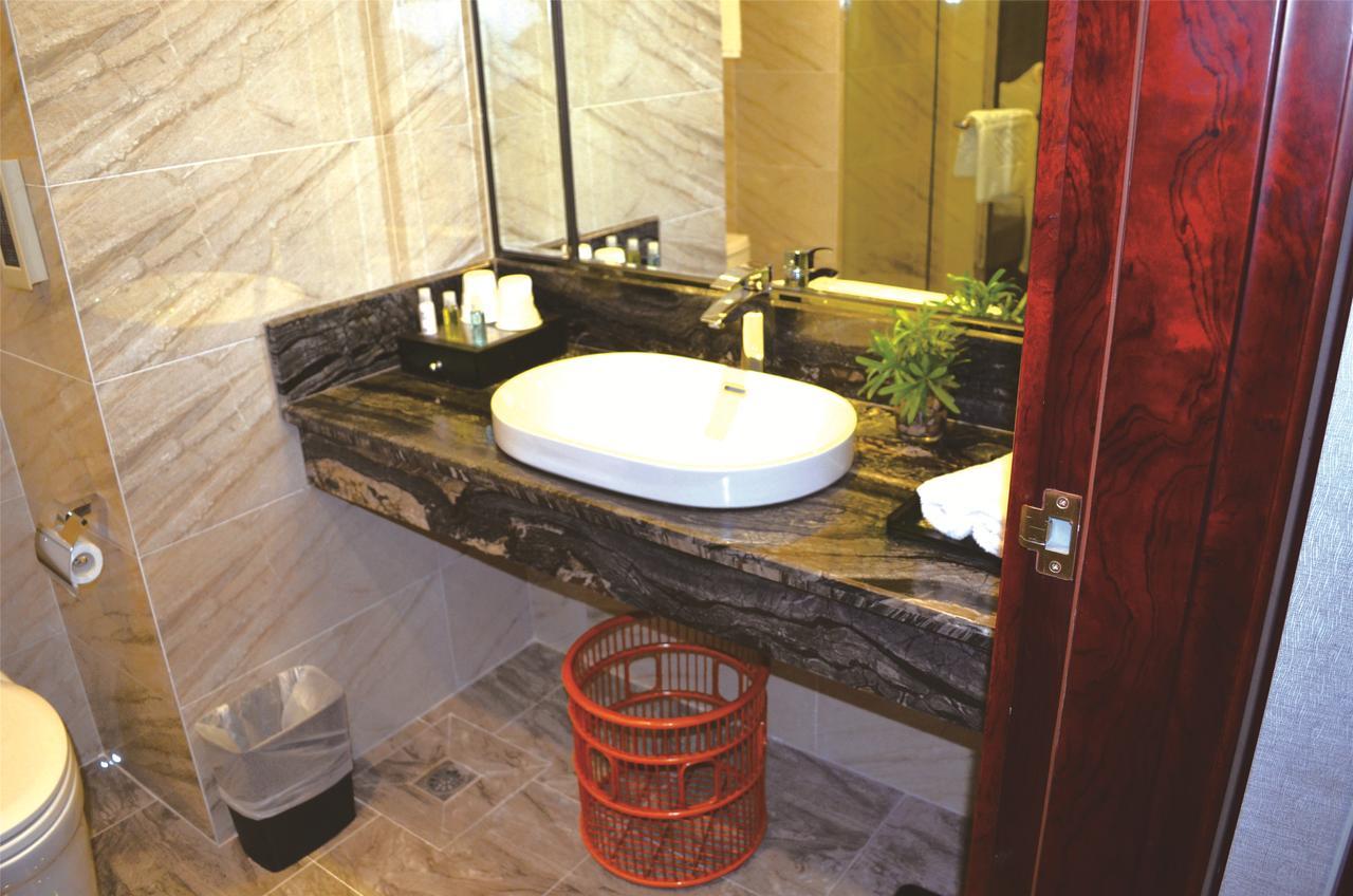 Manhatton Hotel Zhuhai Eksteriør billede